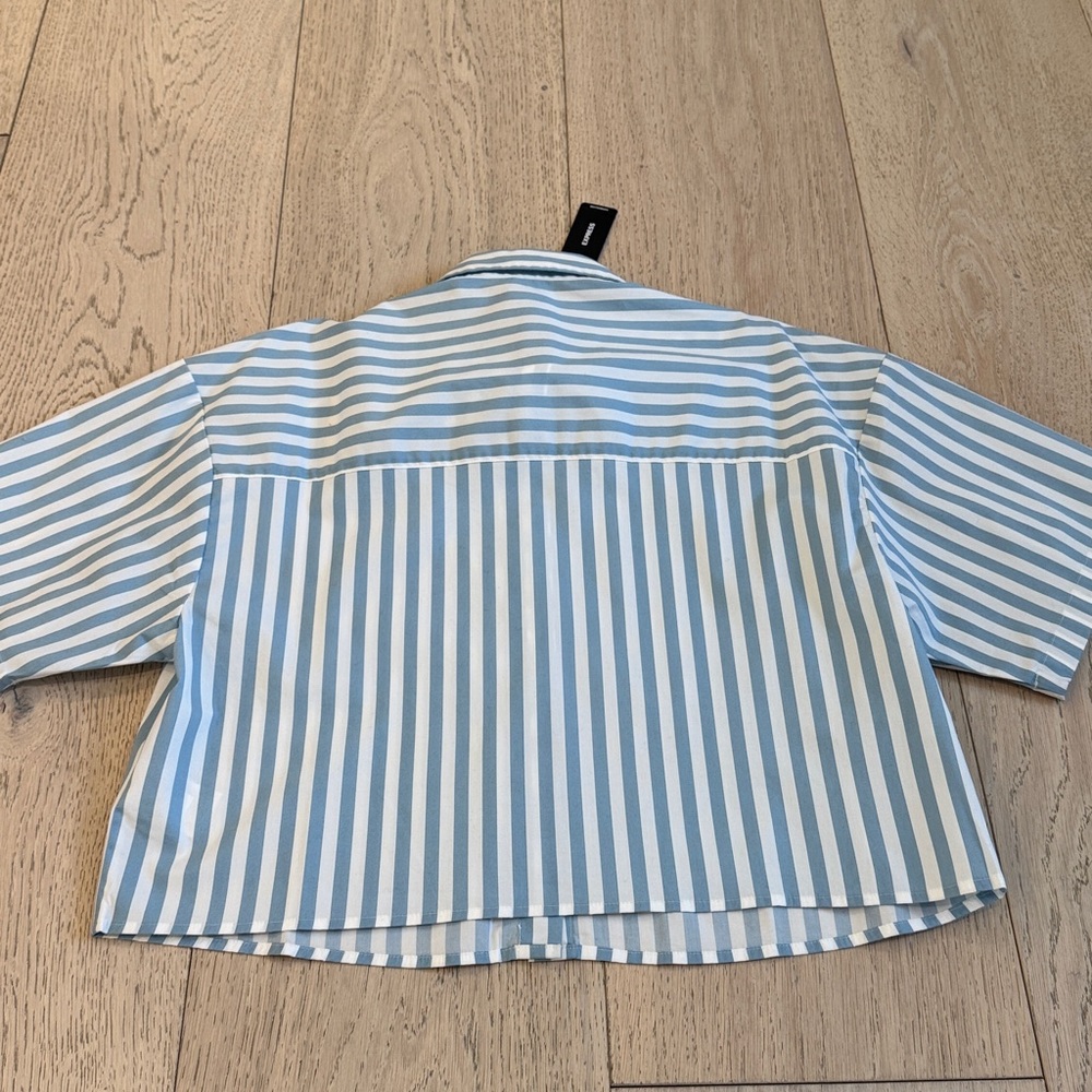Express Stretch Cotton Poplin Stripped Short Sleeve Cropped Button Down Shirt - Picture 4 of 13